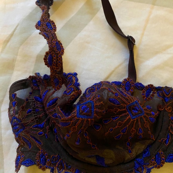 Beautiful lace bra - Picture 3 of 3